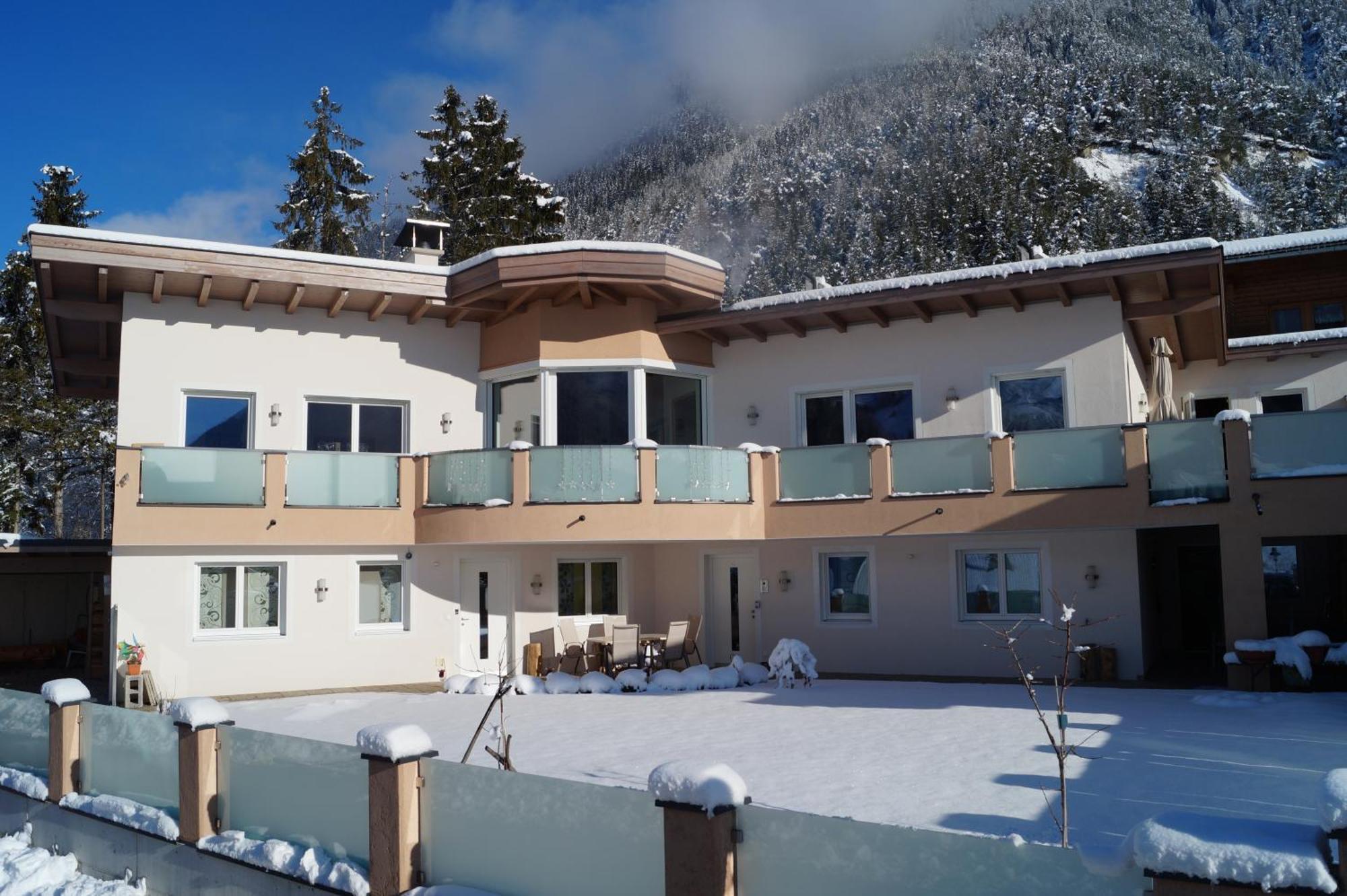 Hitchcock Apartment Stubai Neustift im Stubaital Exterior photo
