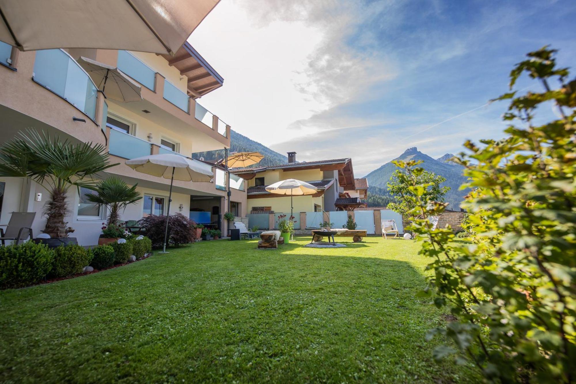 Hitchcock Apartment Stubai Neustift im Stubaital Exterior photo